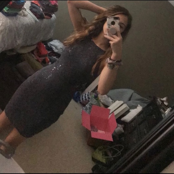 Sparkly, gray, tight fit dress - Picture 5 of 5